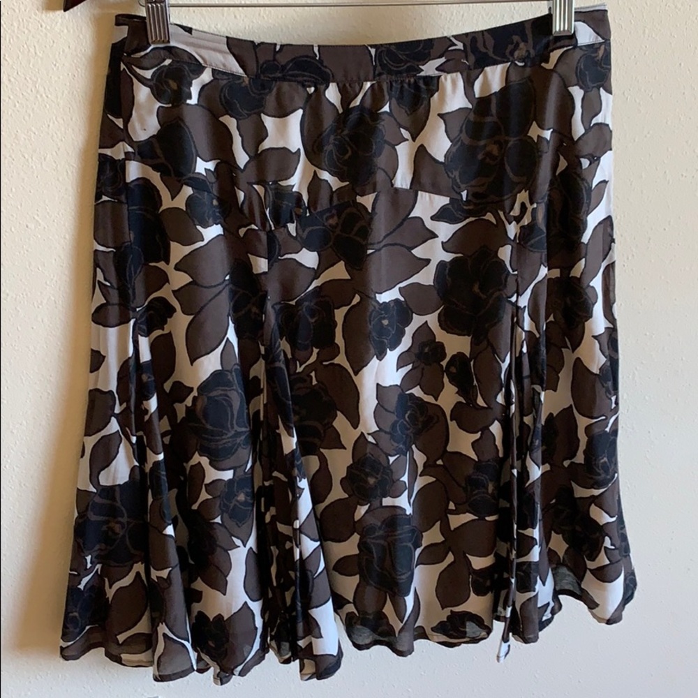 EUC Alfani skirt size 10P